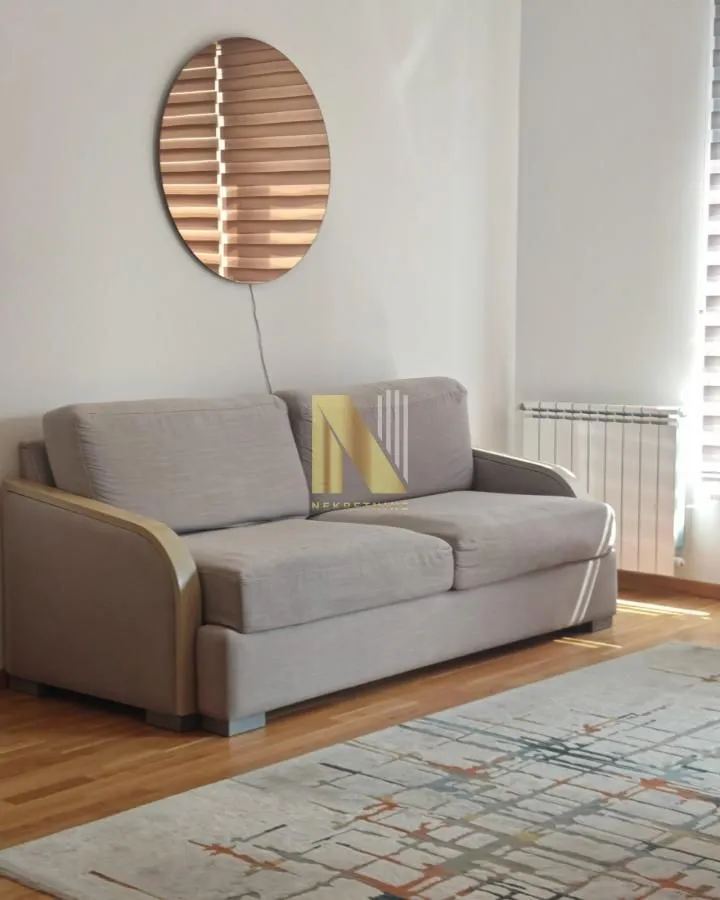 Izdavanje, dvosoban stan, 43m², Sajmište, Novi Sad