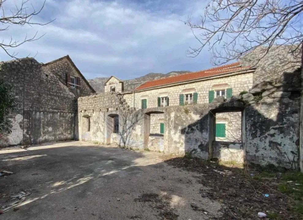 Prodaja, kuća, 270m², Risan, Kotor