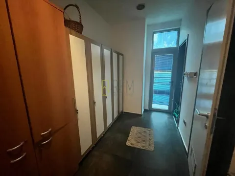 Sale, office space, 327m², Blok 5, Podgorica - image 4