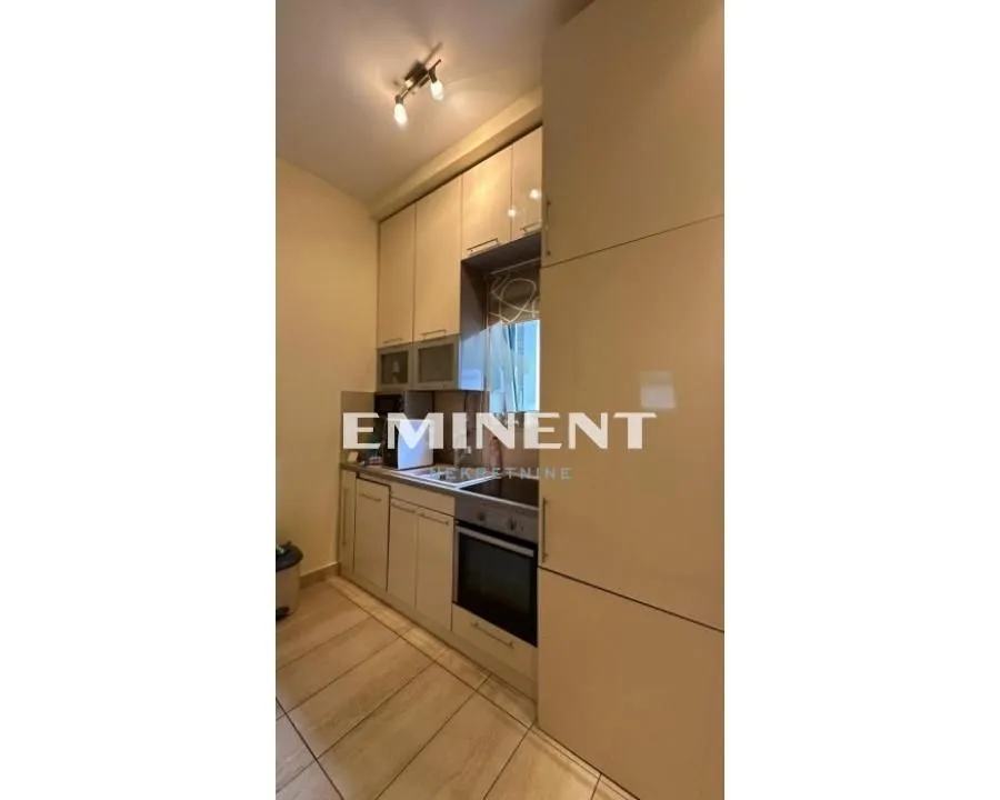 Izdavanje, stan, 38m², Stari Grad, Beograd