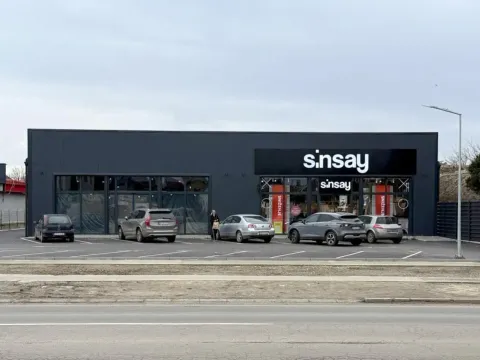 Rent, office space, 504m², Apatin, Srbija - image 3