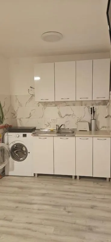 Izdavanje, kuća, 28m², Šušanj, Bar
