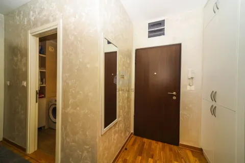 Izdavanje, dvosoban stan, 68m², City Kej, Podgorica - image 11