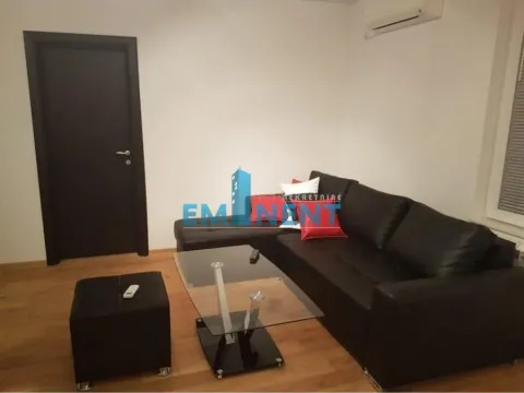 Izdavanje, dvosoban stan, 40m², Zvezdara Sve Podlokacije, Beograd