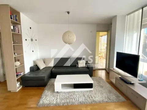 Izdavanje, trosoban stan, 80m², Novi Sad Sve Podlokacije, Novi Sad