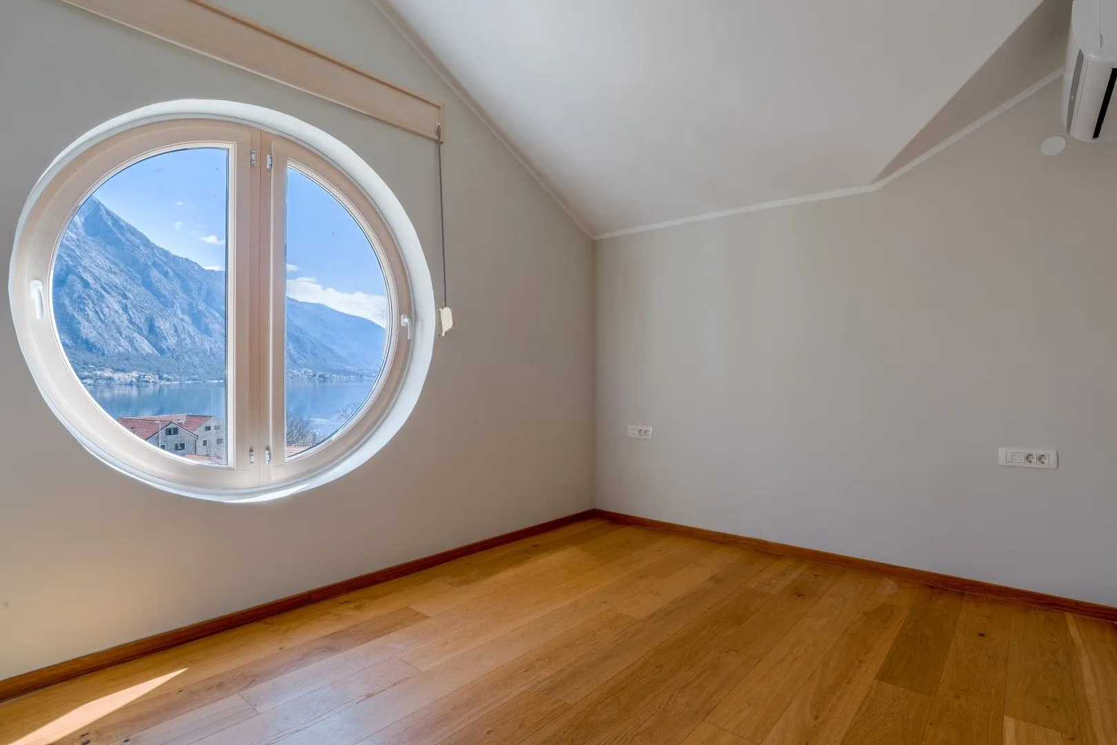 Prodaja, stan, 120m², Kotor, Crna Gora