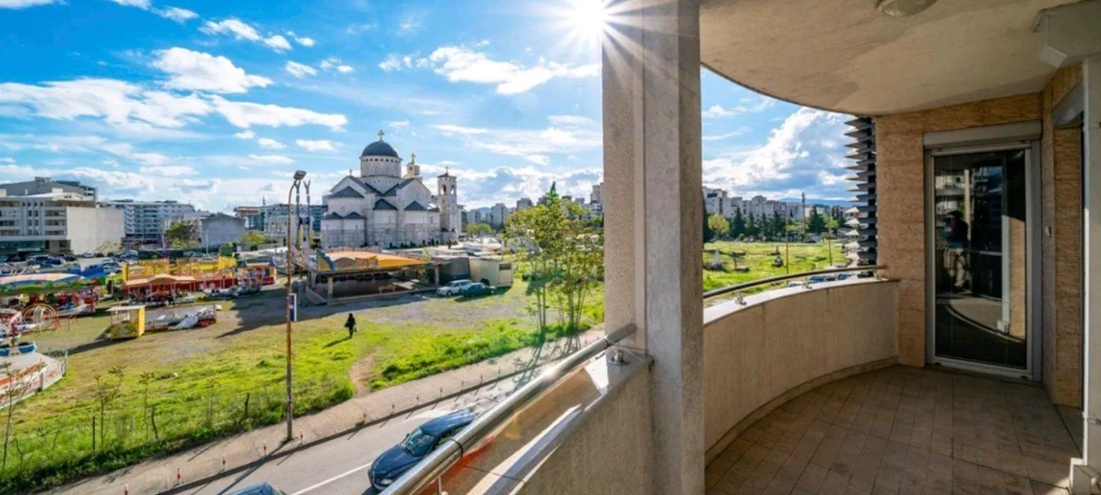 Izdavanje, trosoban stan, 140m², Preko Morače, Podgorica