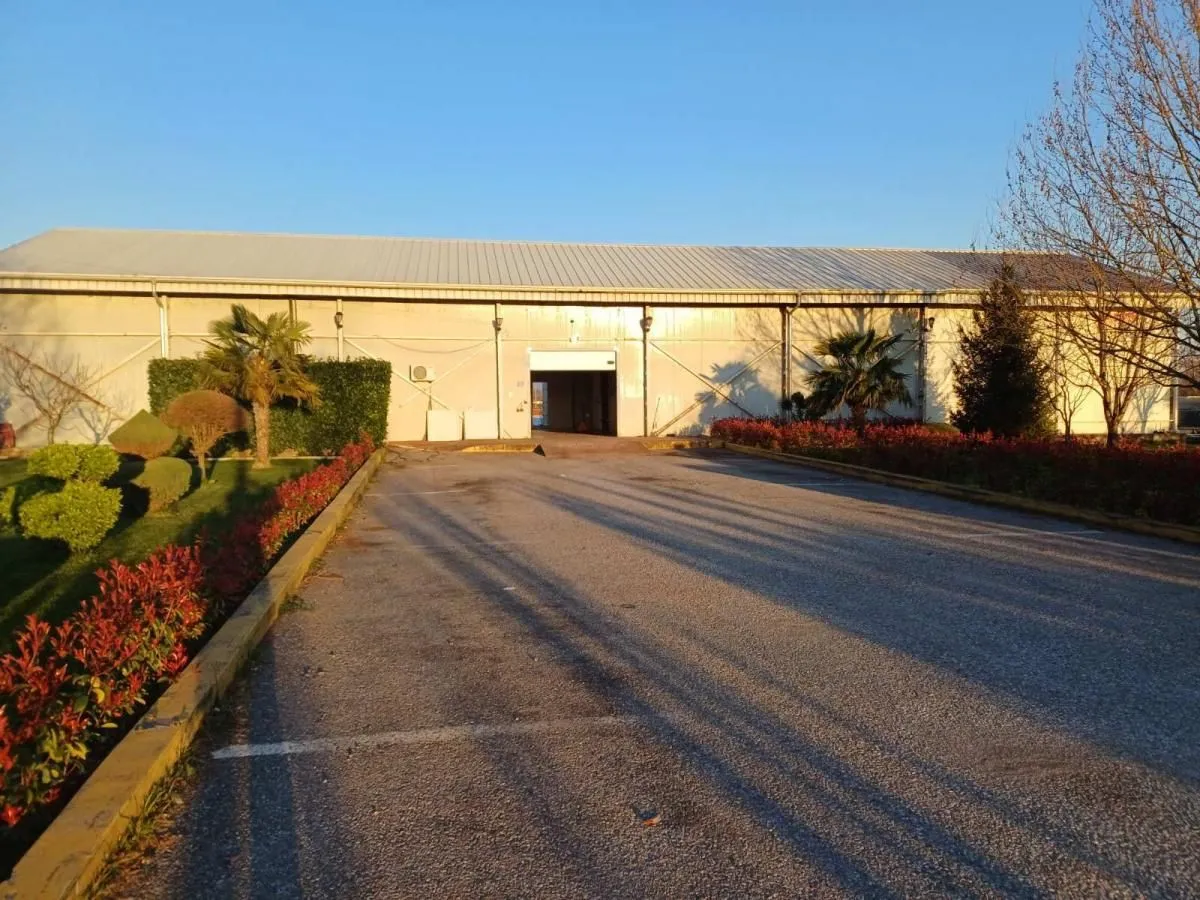 Rent, office space, 500m², Tuzi, Podgorica