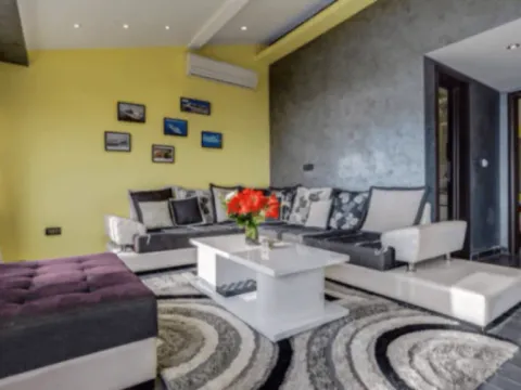 Rent, apartment, 70m², Pržno, Budva - image 5