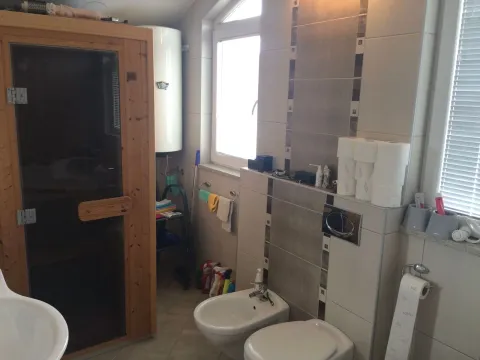 Izdavanje, dvosoban stan, 100m², Centar, Herceg Novi - image 7