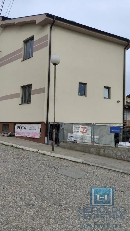 Rent, office space, 140m², Centar, Leskovac