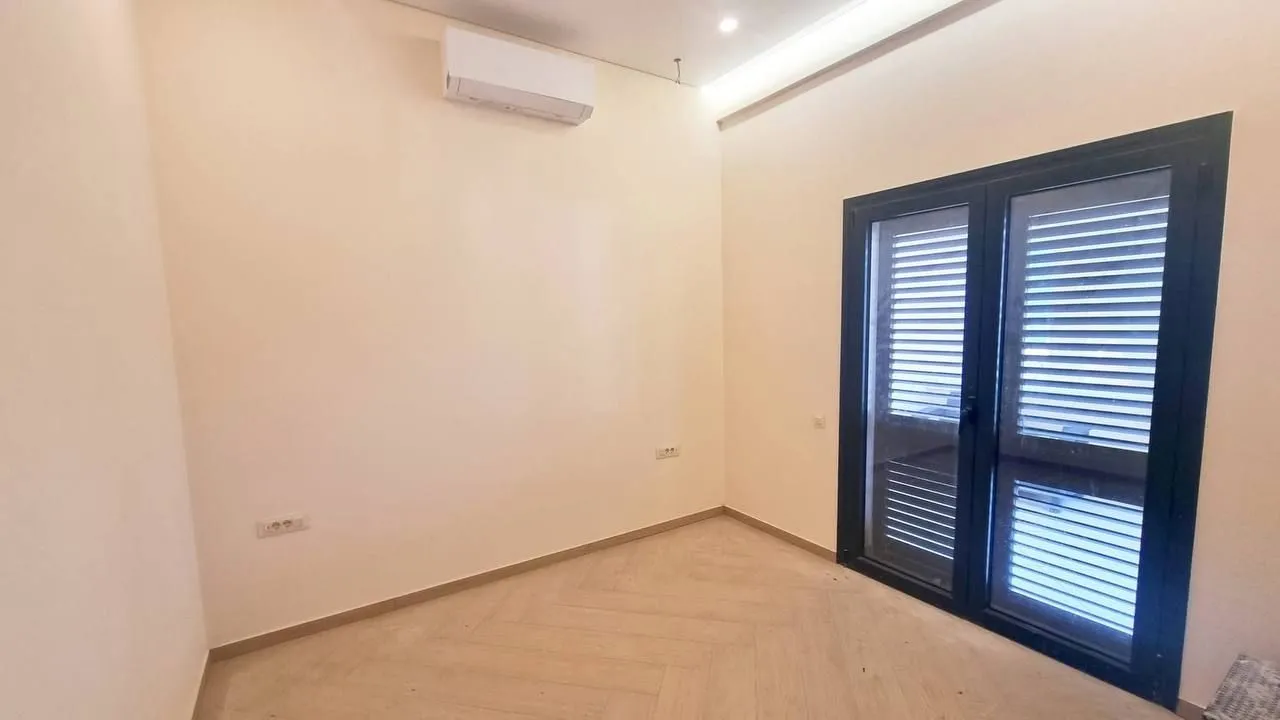 Prodaja, dvosoban stan, 80m², Dobrota, Kotor