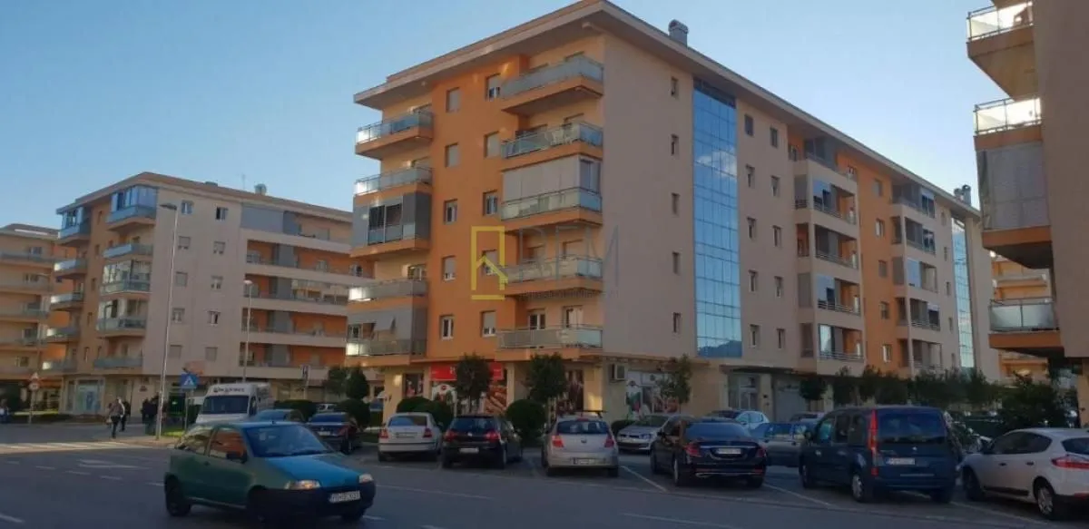 Prodaja, dvosoban stan, 64m², Podgorica, Crna Gora