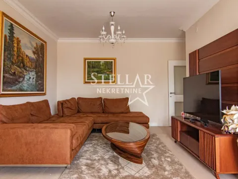 Izdavanje, trosoban stan, 90m², Momišići, Podgorica - image 2