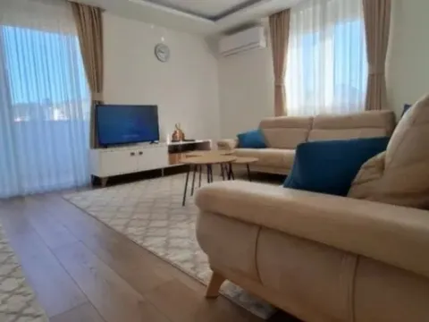 Izdavanje, trosoban stan, 100m², Zagorič, Podgorica - image 1