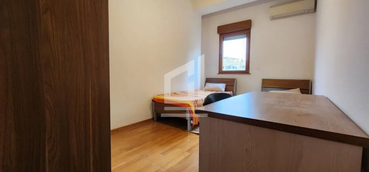 Izdavanje, trosoban stan, 105m², Preko Morače, Podgorica