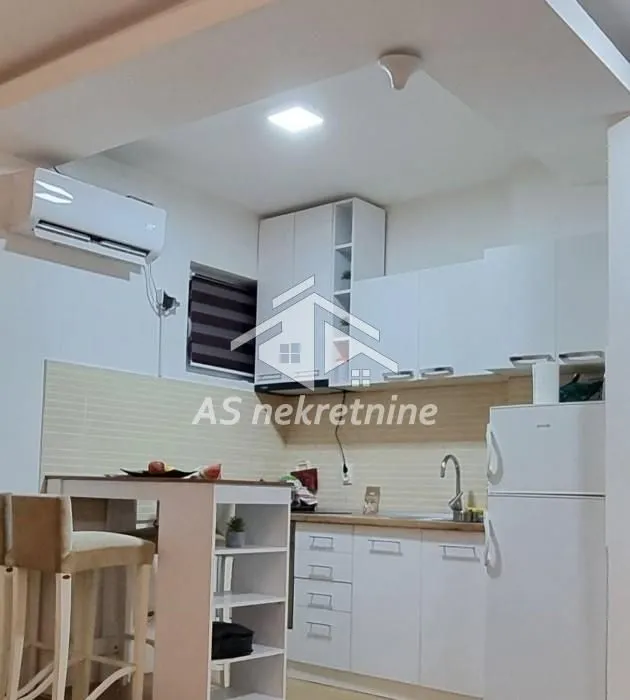 Izdavanje, dvosoban stan, 45m², Autokomanda, Voždovac Sve Podlokacije
