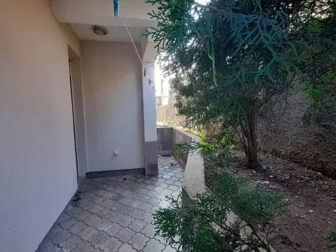 Izdavanje, garsonjera, 40m², Vezirov Most, Podgorica - image 4