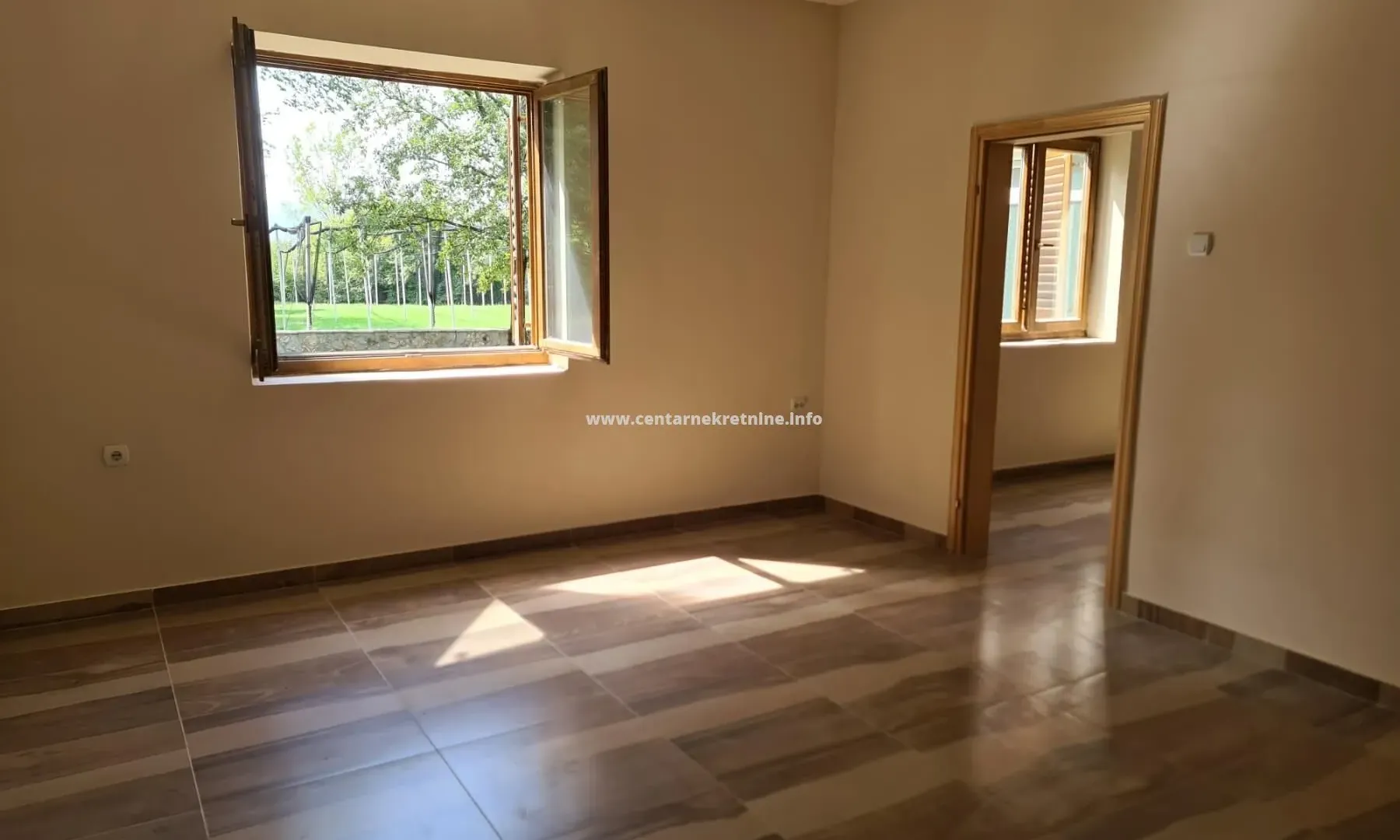 Prodaja, kuća, 110m², Stanjevića Rupa, Podgorica