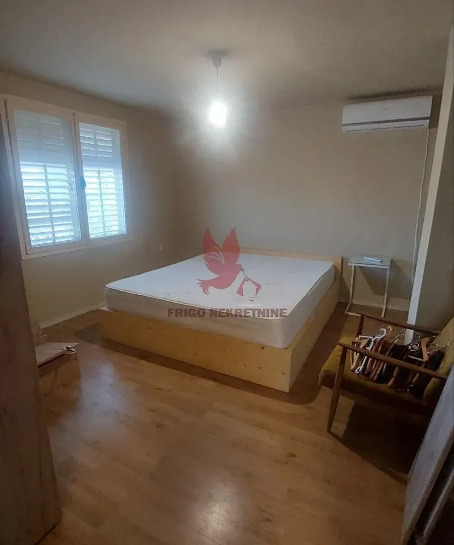 Prodaja, kuća, 210m², Medjulužje, Mladenovac