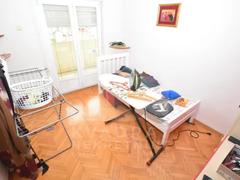 Izdavanje, kuća, 370m², Zagorič, Podgorica - image 11
