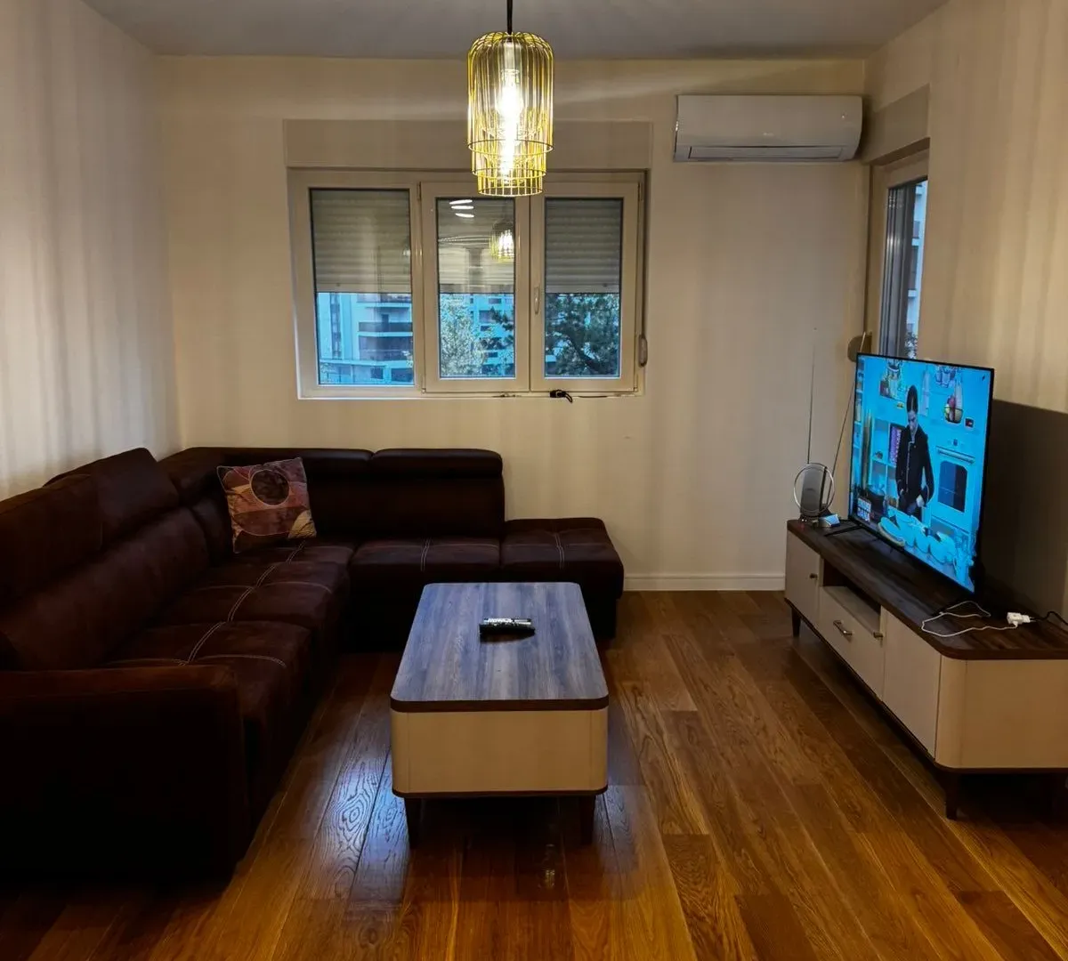 Izdavanje, jednosoban stan, 49m², Central Point, Podgorica