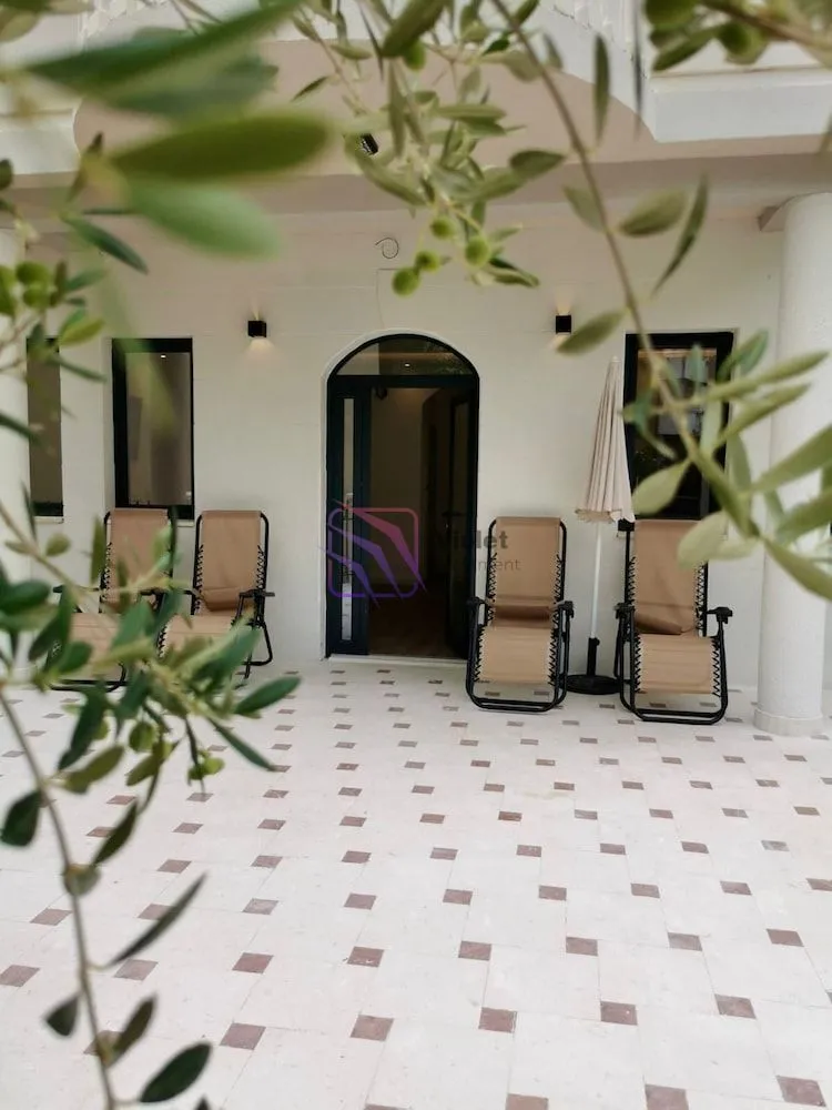 Izdavanje, ugostiteljski objekat, 440m², Adok, Budva