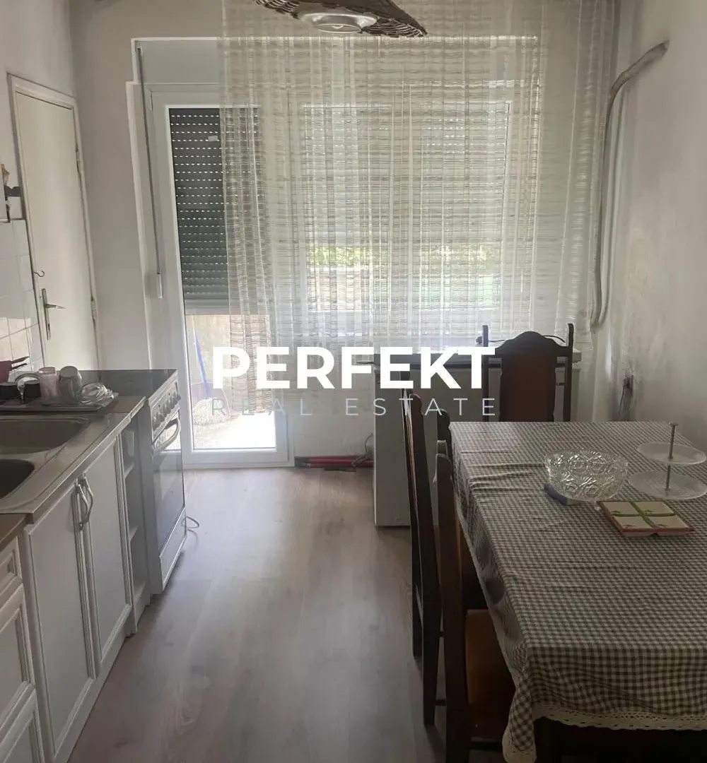 Prodaja, dvosoban stan, 54m², Centar, Pančevo