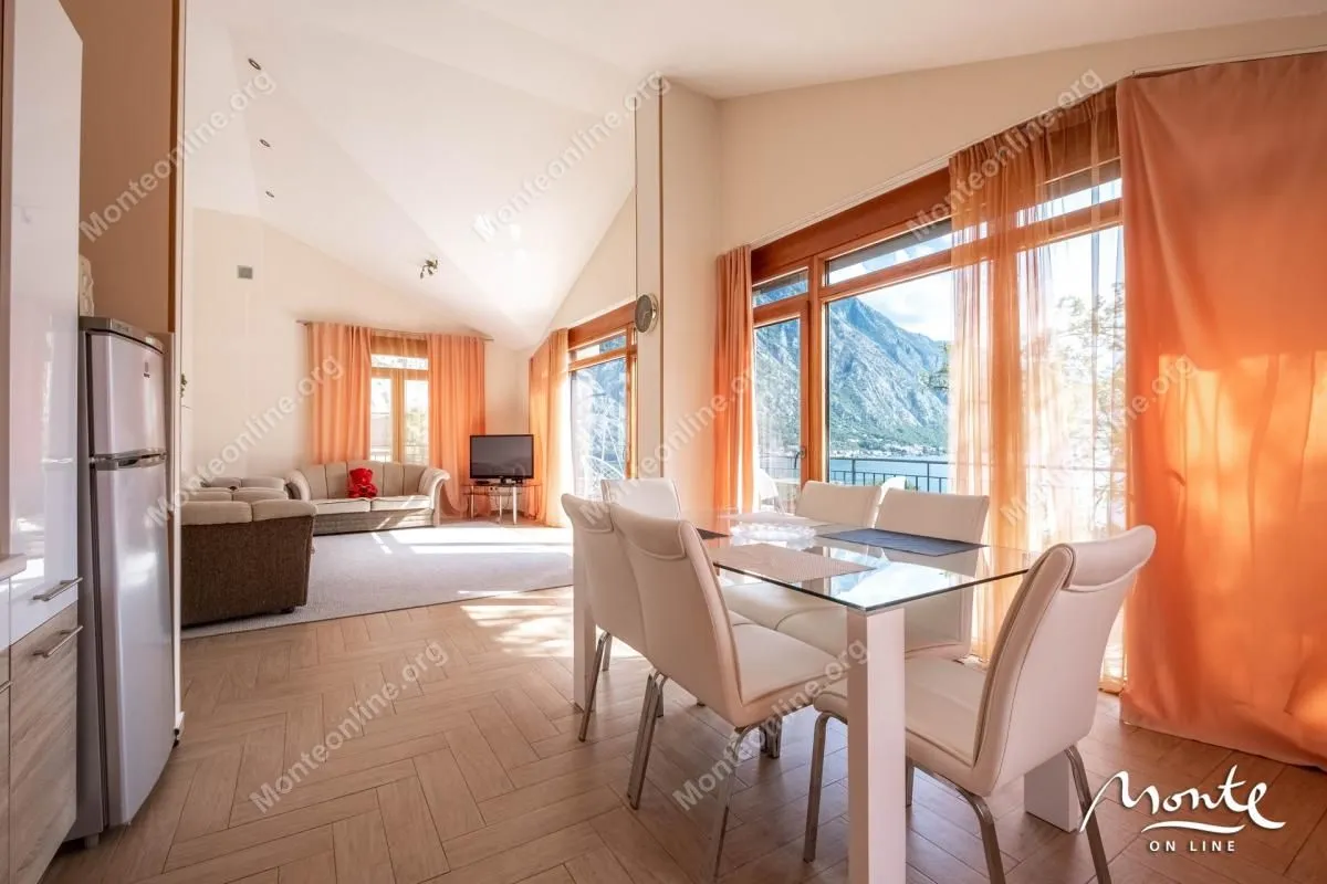 Prodaja, dvosoban stan, 87m², Orahovac, Kotor