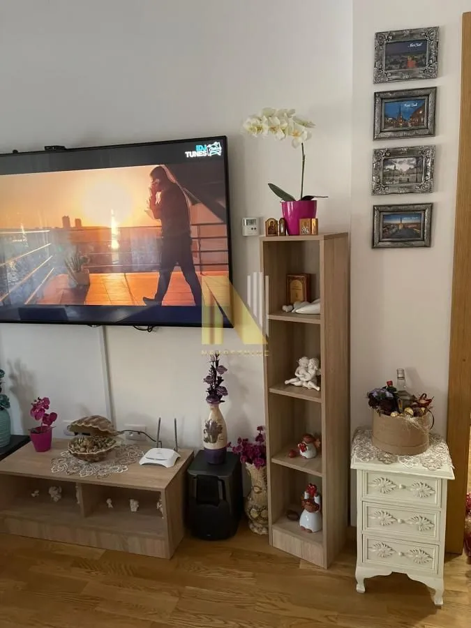 Izdavanje, jednosoban stan, 34m², Salajka, Novi Sad Sve Podlokacije