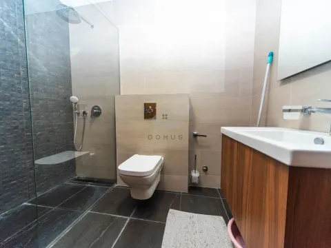 Izdavanje, dvosoban stan, 70m², Ljubović, Podgorica - image 9