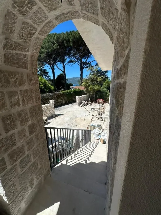 Prodaja, kuća, 500m², Donja Lastva, Tivat
