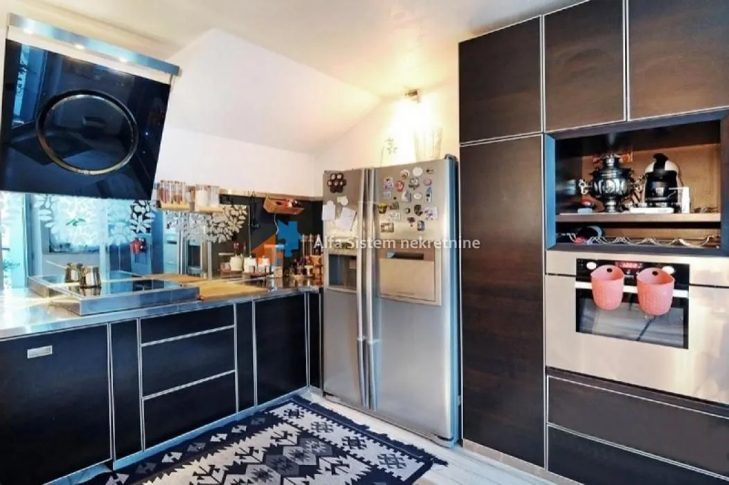 Rent, house, 365m², Uciteljsko Naselje, Zvezdara Sve Podlokacije