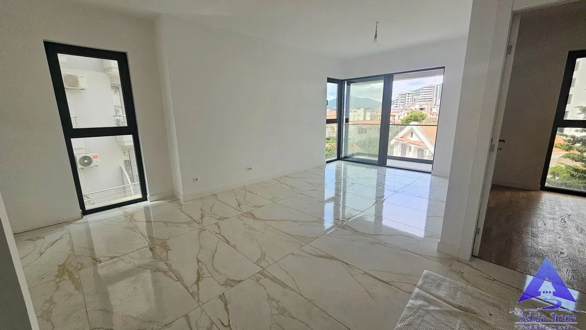 Prodaja, jednosoban stan, 49m², Rafailovići, Budva