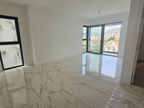 Sale, one bedroom apartment, 49m², Rafailovići, Budva - image 2