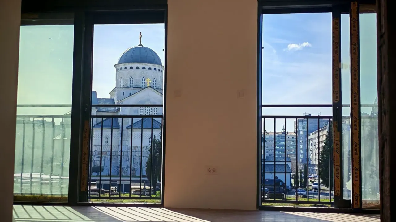 Izdavanje, trosoban stan, 115m², Preko Morače, Podgorica