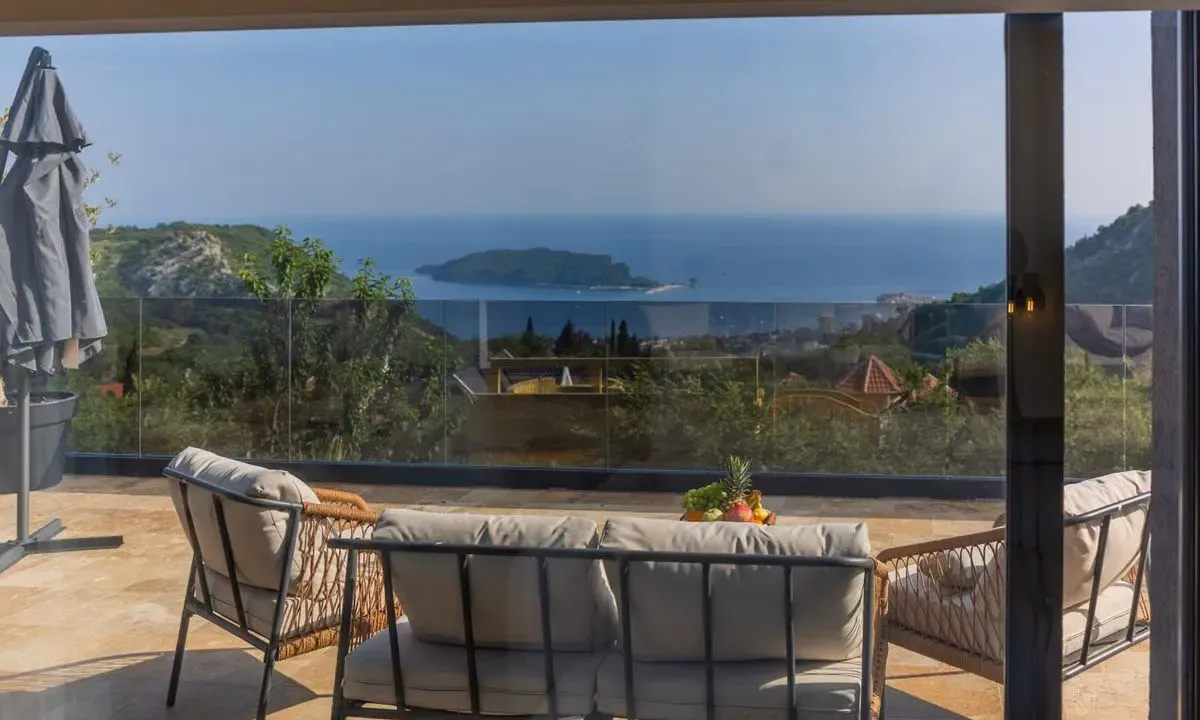 Sale, house, 300m², Markovići, Budva