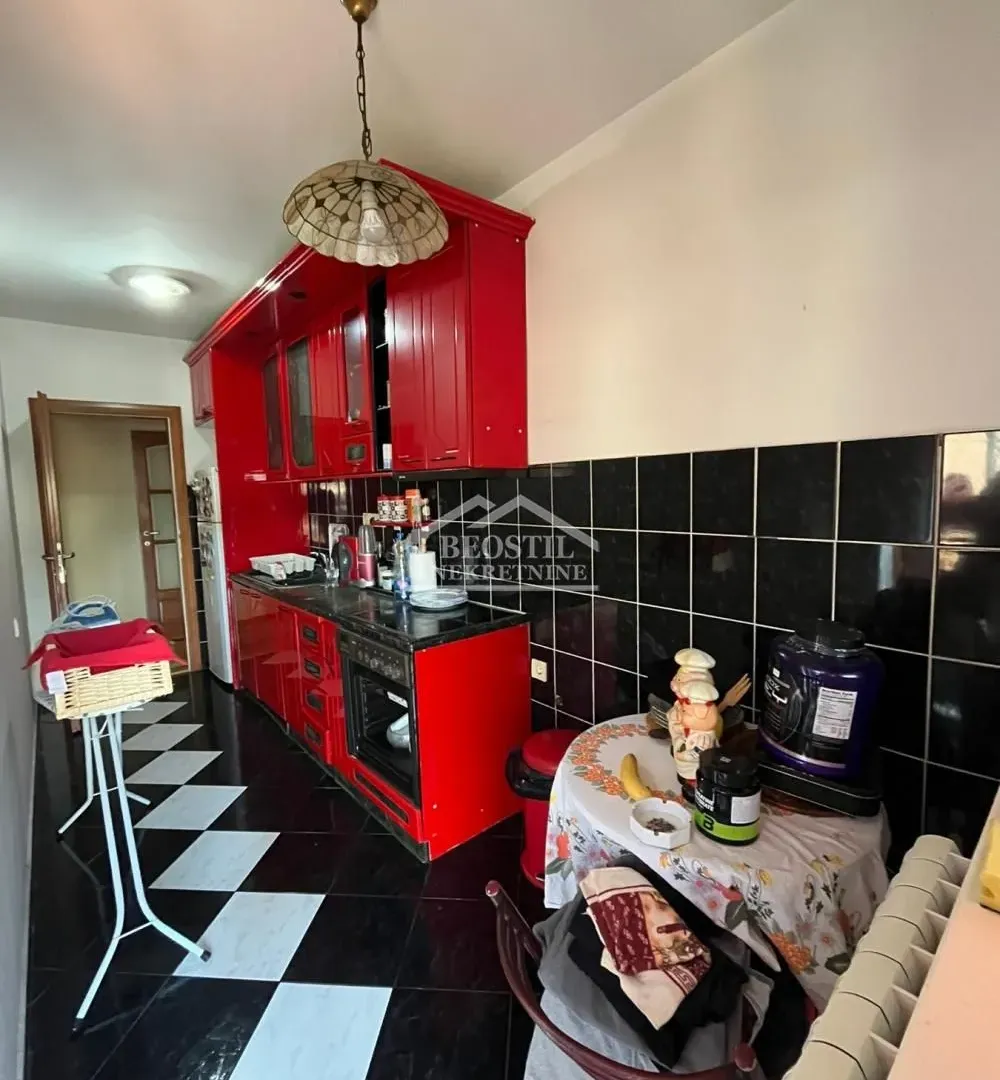 Prodaja, četvorosoban stan, 107m², Centar, Smederevo