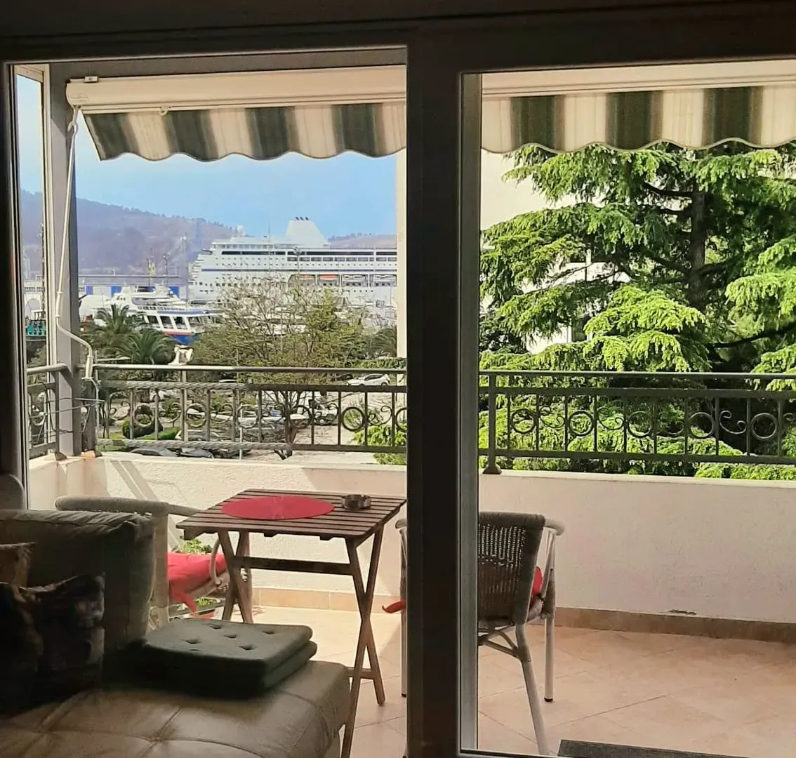 Rent, two bedroom apartment, 60m², Centar, Bar