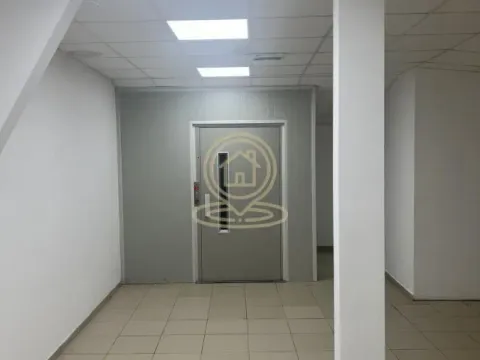 Izdavanje, poslovni prostor, 615m², Dušanovac, Voždovac Sve Podlokacije - image 8