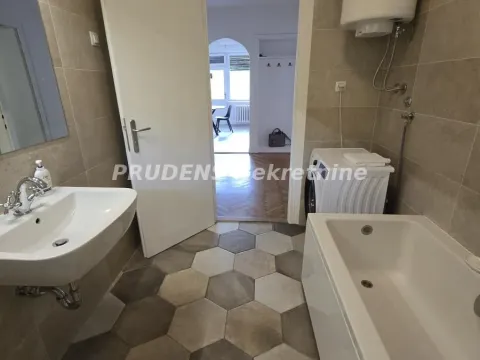 Rent, two bedroom apartment, 72m², Savski Venac, Beograd - image 10