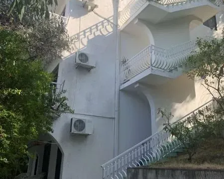 Sale, house, 215m², Bar, Crna Gora - image 1