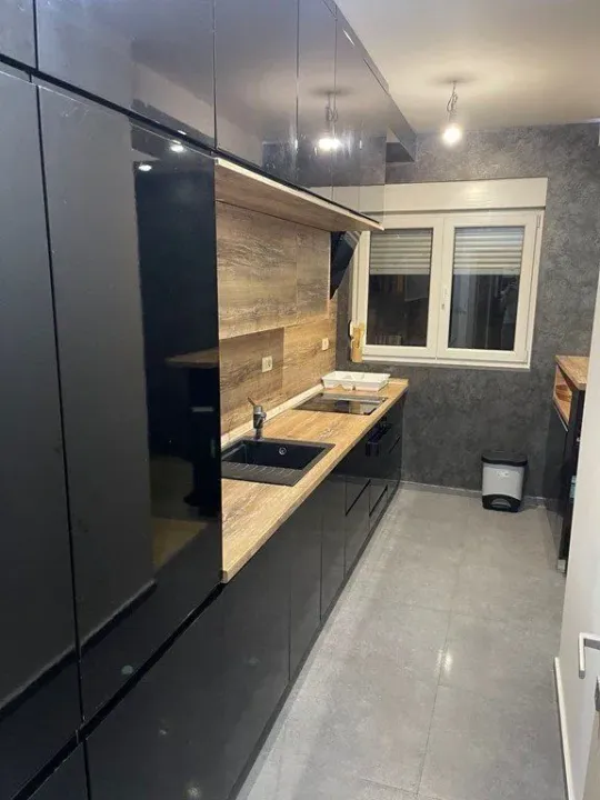 Izdavanje, trosoban stan, 100m², City Kvart, Podgorica