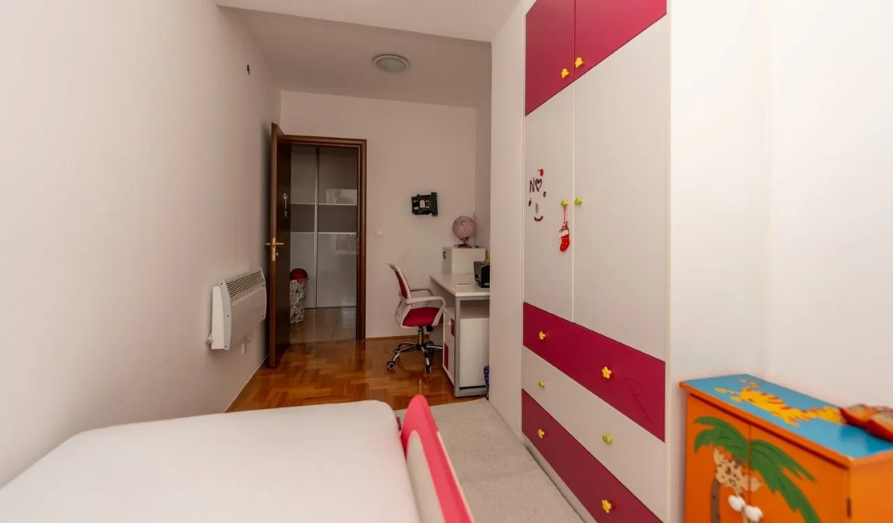 Rent, three bedroom apartment, 92m², City Kvart, Podgorica