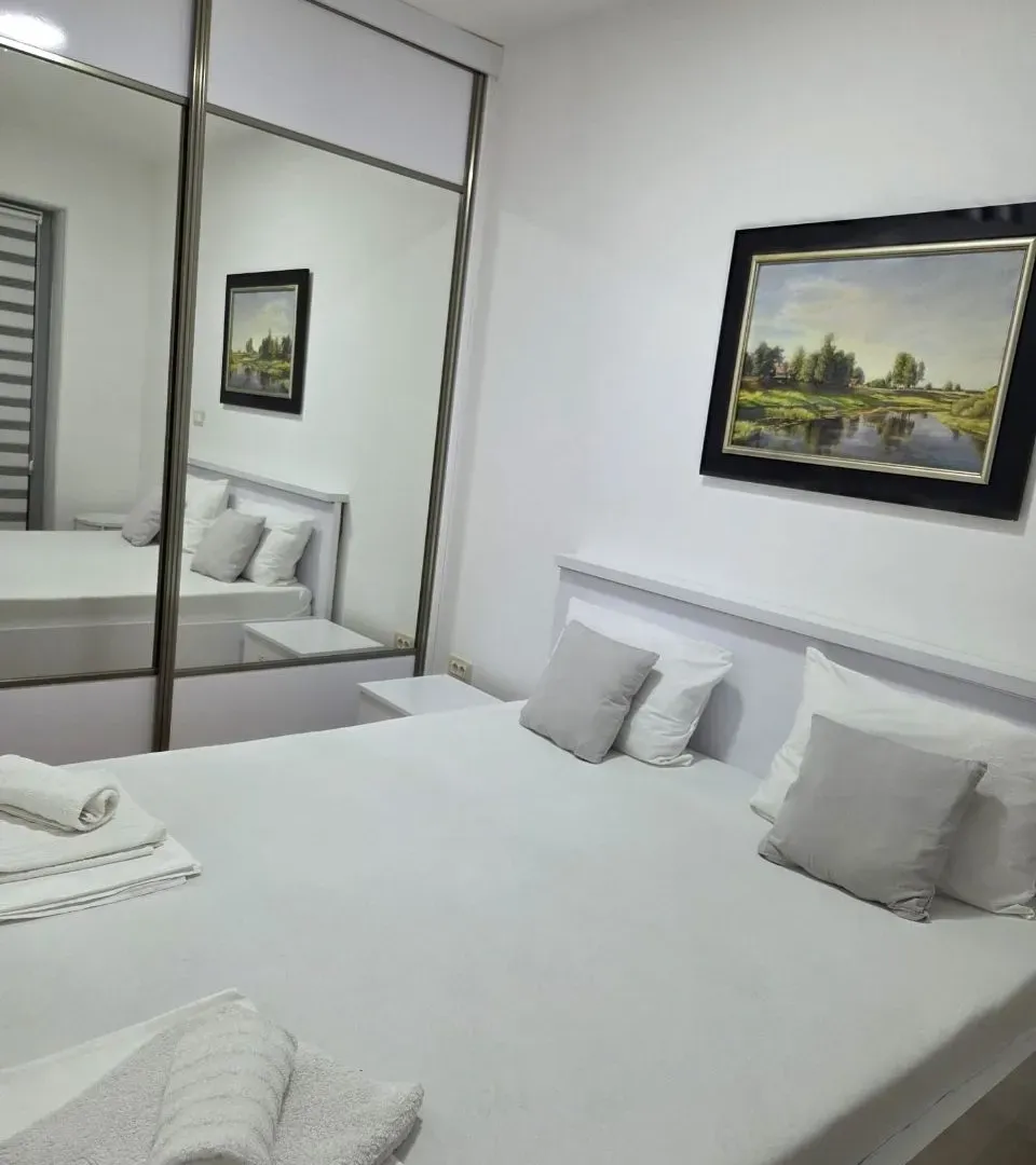 Rent, one bedroom apartment, 43m², Dobrota, Kotor