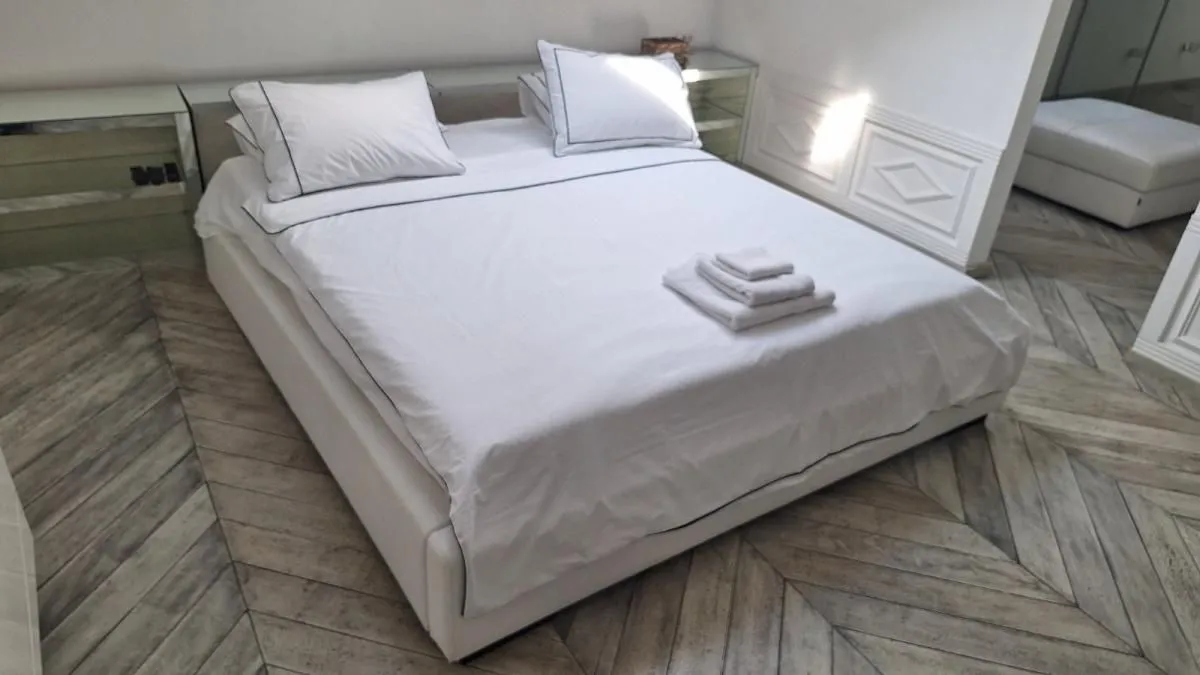 Rent, four bedroom apartment, 270m², Kalenić Pijaca, Vračar Sve Podlokacije
