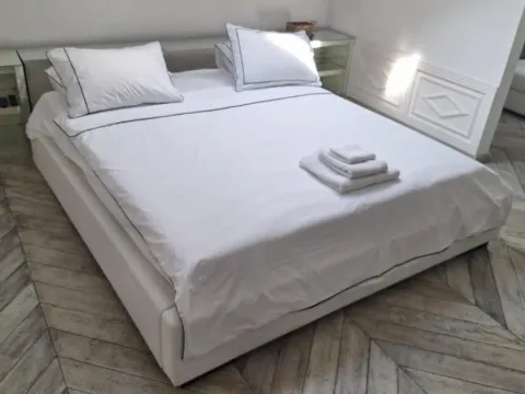 Izdavanje, četvorosoban stan, 270m², Kalenić Pijaca, Vračar Sve Podlokacije - image 13