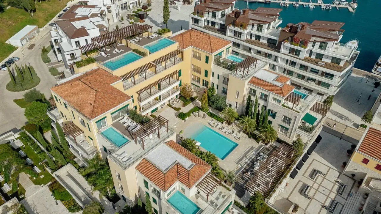 Sale, two bedroom apartment, 290m², Portonovi, Herceg Novi