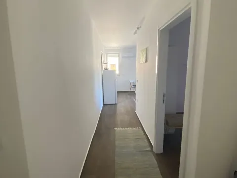 Rent, one bedroom apartment, 41m², Ulcinj, Crna Gora - image 2