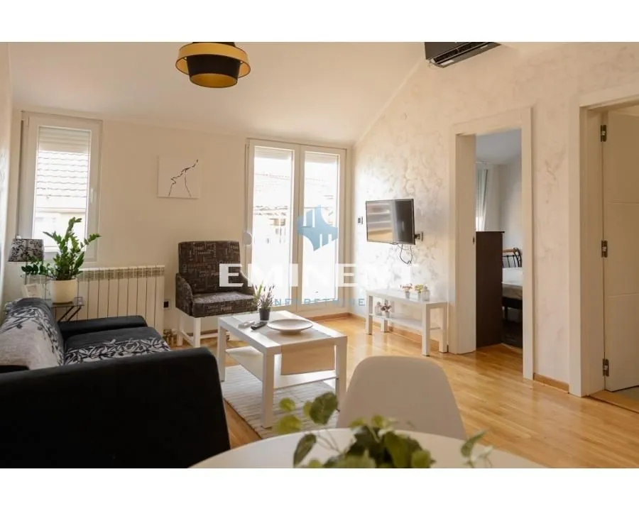 Izdavanje, stan, 37m², Palilula Sve Podlokacije, Beograd